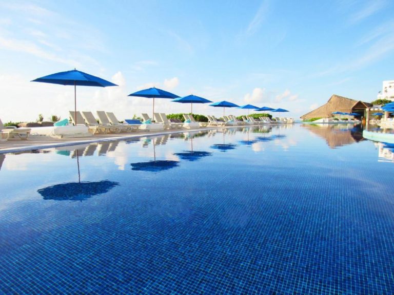 Live Aqua Beach Resort Cancun Piscina