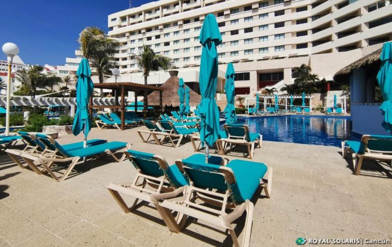 Royal Solaris Cancun piscina