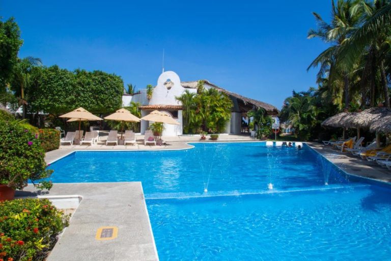 Hotel Castillo Huatulco piscina